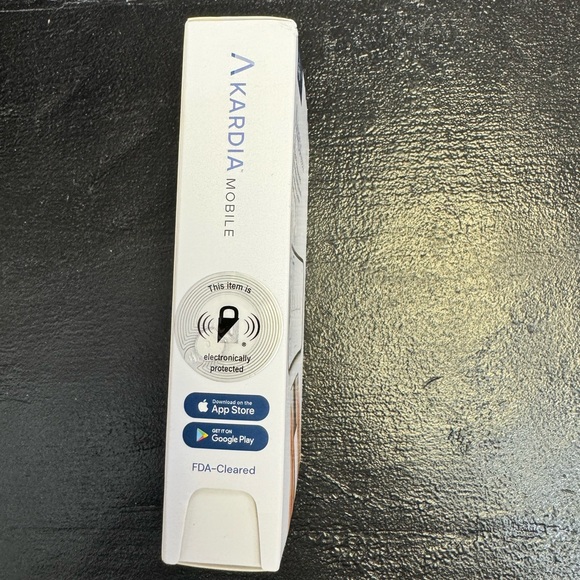 KardiaMobile 1-Lead Personal EKG Monitor, Detects AFib and Irregular Arrhythmias - Picture 8 of 11